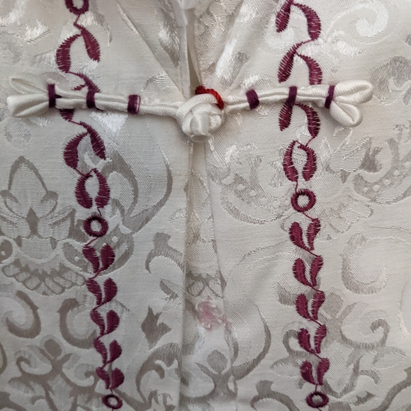 Gorgeous white w/maroon Asian jacket - Picture 8 of 8